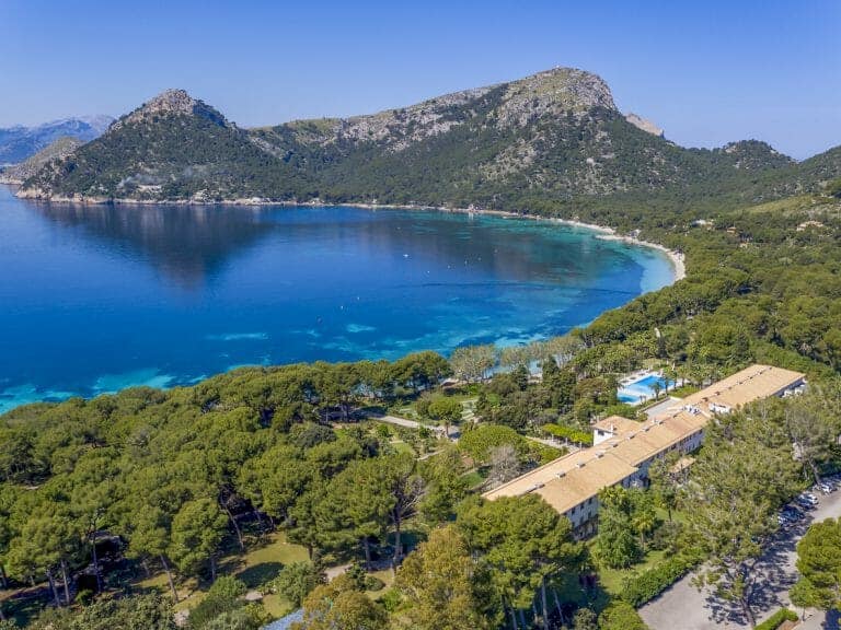 YACHT CHARTER HOLIDAYS FORMENTOR